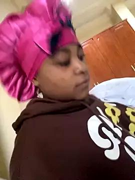 Freechat BQueen223 on StripChat