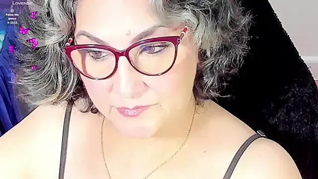 Freechat cataleya_mom on StripChat