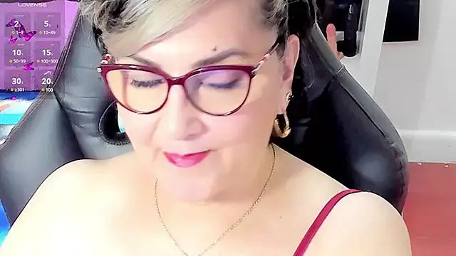 Freechat cataleya_mom on StripChat