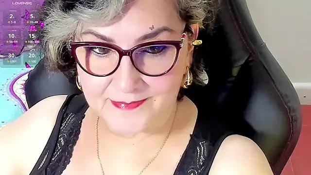 Freechat cataleya_mom on StripChat