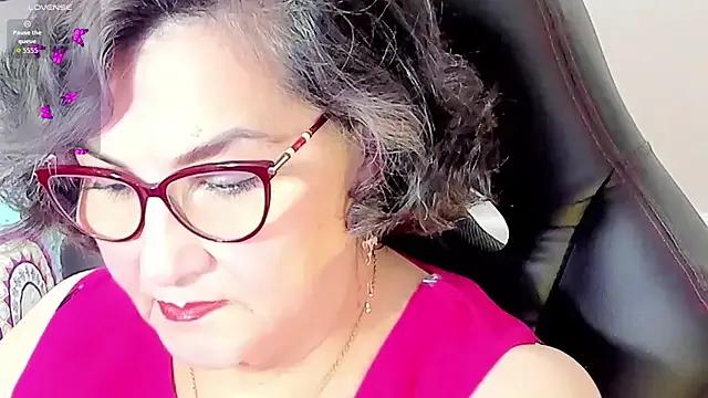 Freechat cataleya_mom on StripChat