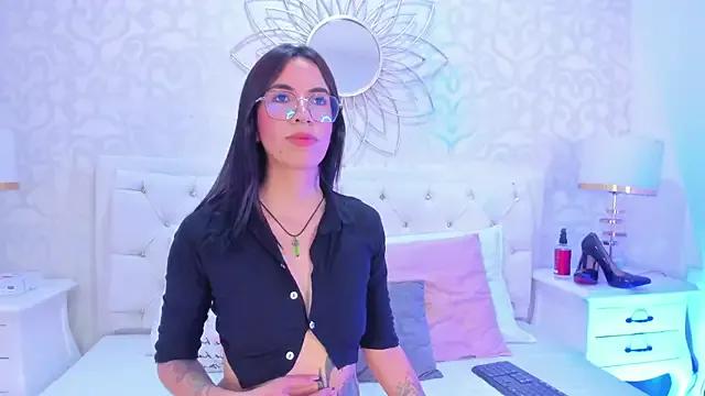 Freechat Clarisse28 on StripChat