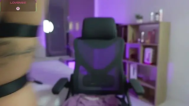 Freechat CleeoAdams_ on StripChat