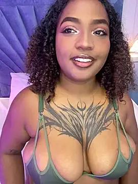 Freechat Cristal-Jonnes on StripChat
