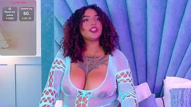 Freechat Cristal-Jonnes on StripChat