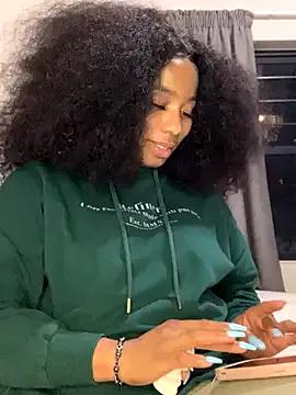 Freechat CurvyDesire1 on StripChat