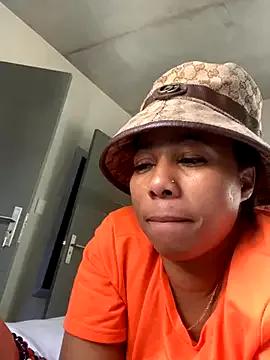 Freechat CurvyDesire1 on StripChat