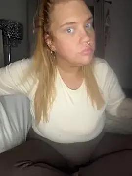 StripChat CurvyGirlMyla is Freechat CurvyGirlMyla — Fuck your pussy with BBC