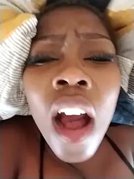 StripChat CuteBootyBae is Freechat CuteBootyBae — festive shopping daddy please