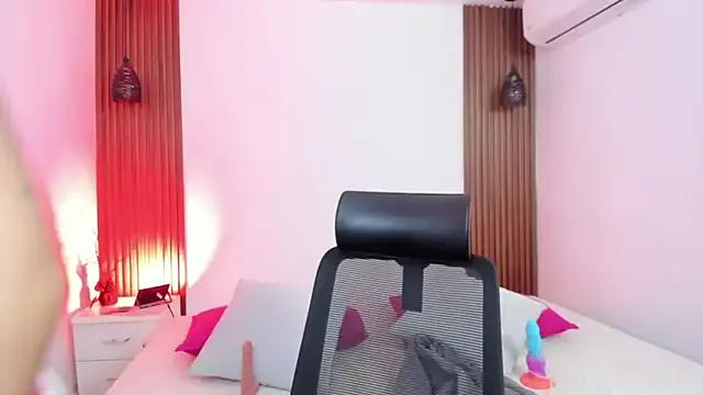 Freechat delaylacruz on StripChat