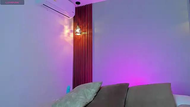 Freechat delaylacruz on StripChat