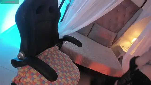 delilah_fix — get naked 