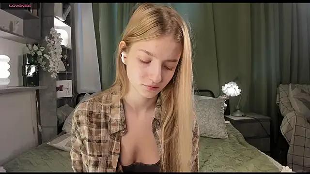 Freechat DreamyGleam on StripChat