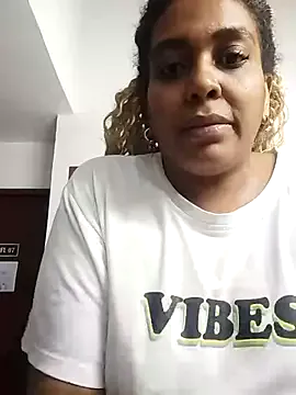 ELLA_KELLY on StripChat