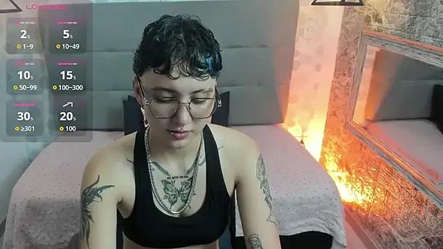 Freechat emahills__axelrose on StripChat