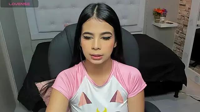 Freechat emahills__axelrose on StripChat