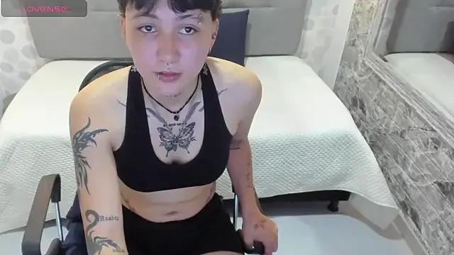 Freechat emahills__axelrose on StripChat