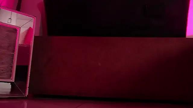 Freechat emyli_sw_ on StripChat