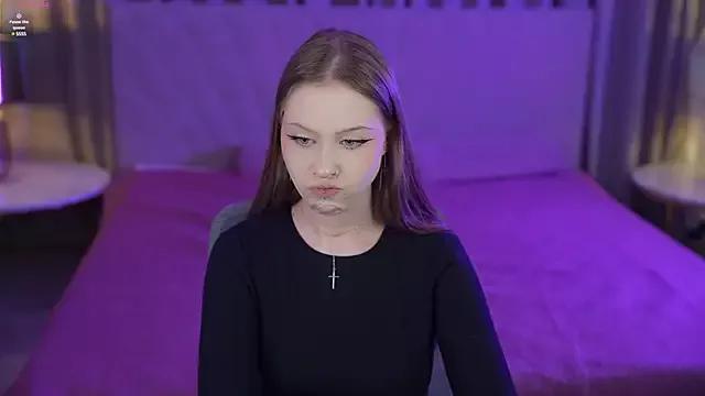 Freechat Esmie_Smile on StripChat