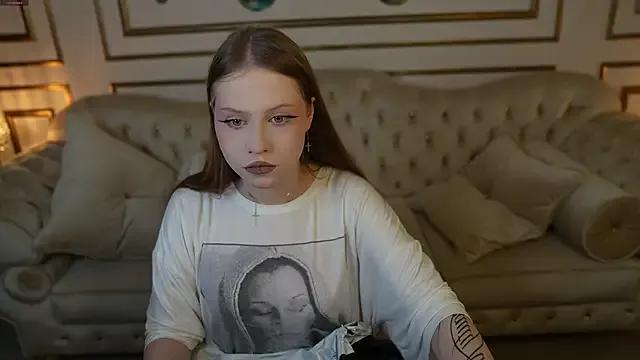 Freechat Esmie_Smile on StripChat