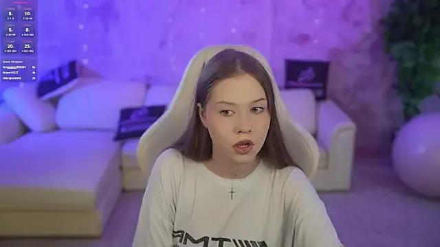 Freechat Esmie_Smile on StripChat