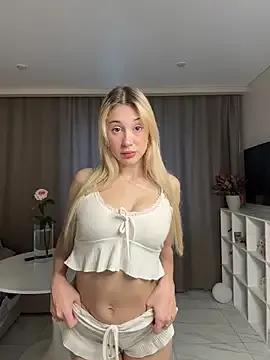 foxy_vivi — take off my bra and massage boobs
