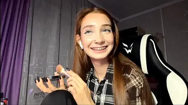 StripChat HollyPaw is Freechat HollyPaw — show tongue