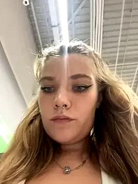 Freechat Holy_Tereza on StripChat