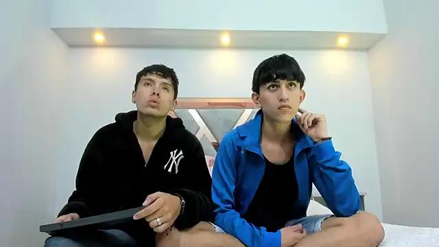 Private hoot_booys_ on StripChat