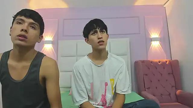 Private hoot_booys_ on StripChat