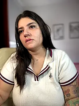 Freechat horny_roomiess on StripChat