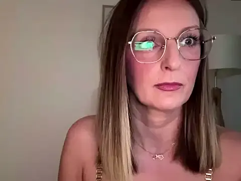 Freechat HornyJudith on StripChat