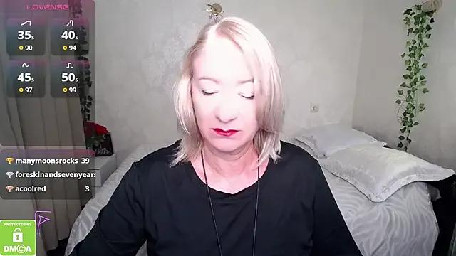 Freechat hunters_woman on StripChat