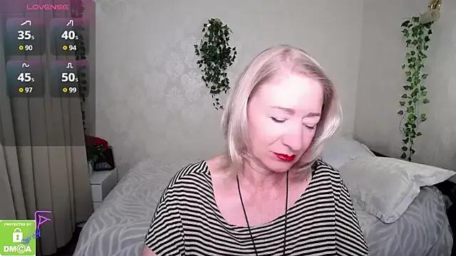 Freechat hunters_woman on StripChat