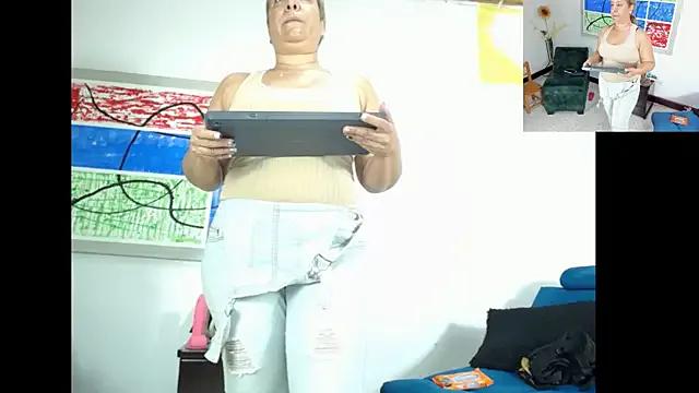 Freechat Iivana_19 on StripChat