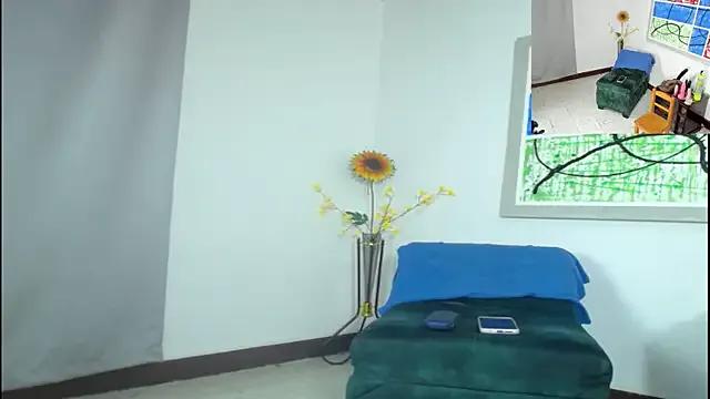 Freechat Iivana_19 on StripChat