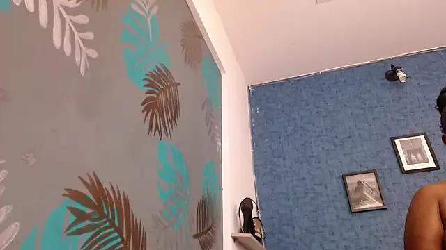 Freechat isabella_brown1 on StripChat