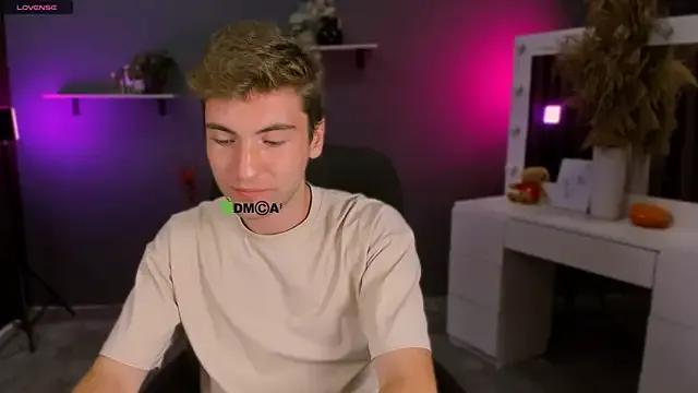 Freechat joseph_bear_ on StripChat