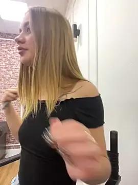 Freechat KiraMyers on StripChat