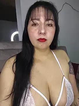 Freechat kitten25-hott on StripChat