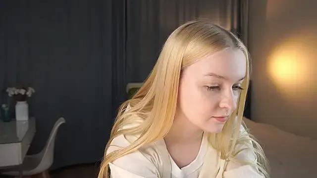 Freechat KrishnaSimmons on StripChat