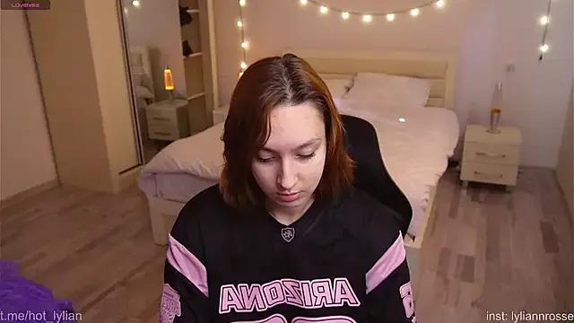 Freechat LilyannRosse on StripChat