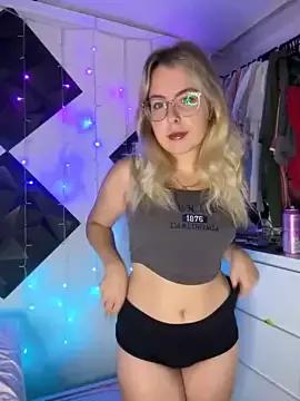 Private Livewithlucy on StripChat