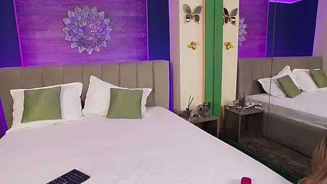 StripChat LoraDevine is Freechat LoraDevine — Dildo Ride