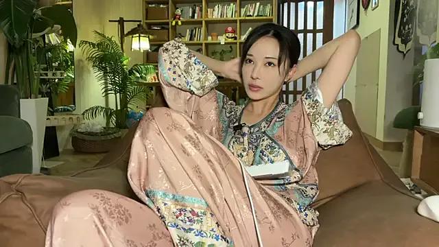 Freechat meowLili on StripChat