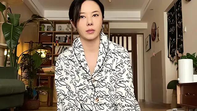 Freechat meowLili on StripChat