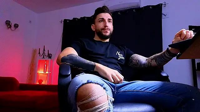 Freechat MightyAaron66 on StripChat