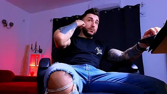 Freechat MightyAaron66 on StripChat