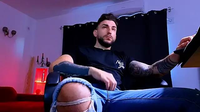 Freechat MightyAaron66 on StripChat