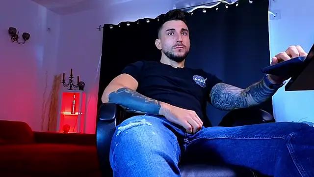 Freechat MightyAaron66 on StripChat